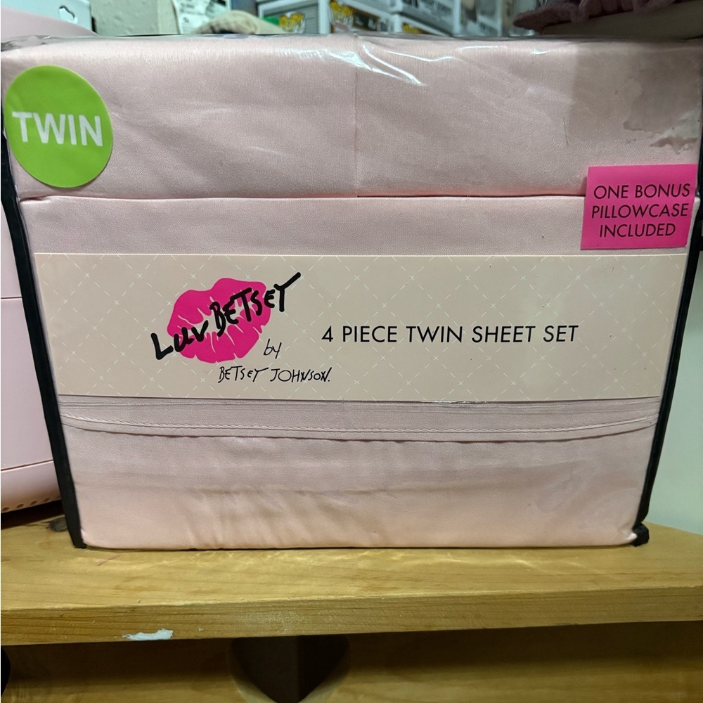 Baby Powder Pink Betsey Johnson Sheet Set